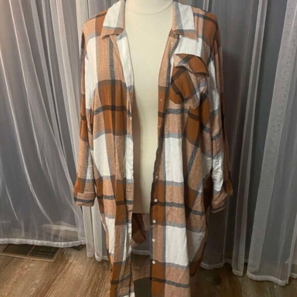 Torrid size 4 (26W) Plaid Brown Cotton Long Line Shacket - Picture 8 of 10